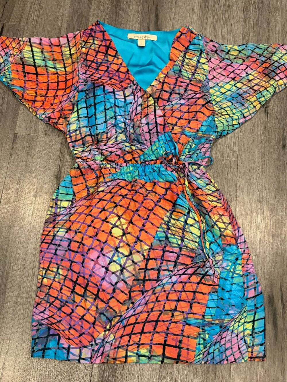Presley Skye 100% silk flutter sleeve lined mosaic wrap-style dress, size S